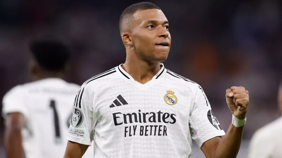 Kylian Mbappé se estrenó con Real Madrid en la Champions League