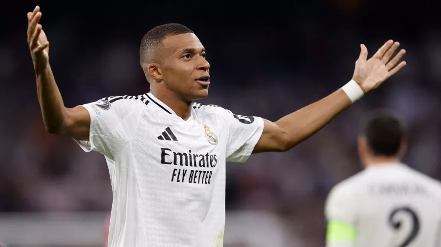 Kylian Mbappé se estrenó con Real Madrid en la Champions League