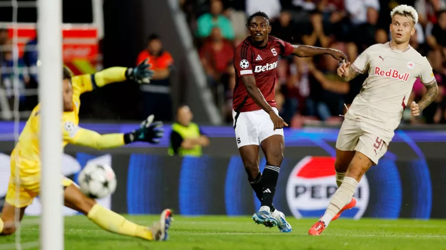 Victor Olatunji anotó el 2-0 a los 42 minutos