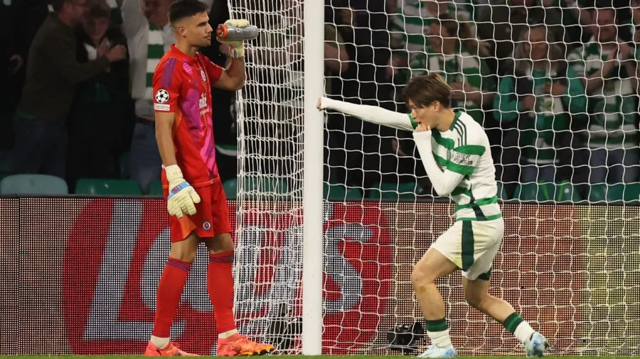 Tercer gol del japonés en la Champions