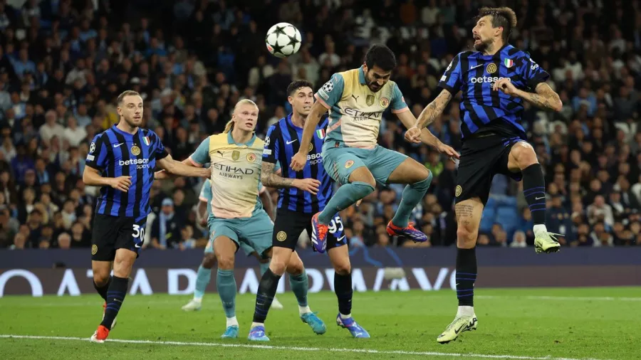 Gündogan erró un gol cantado que le hubiera dado la victoria a Manchester City sobre Inter en la Champions League