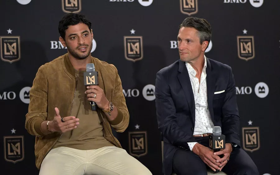 Carlos Vela vuelve a sonreír porque el 10 del LAFC sigue siendo de él