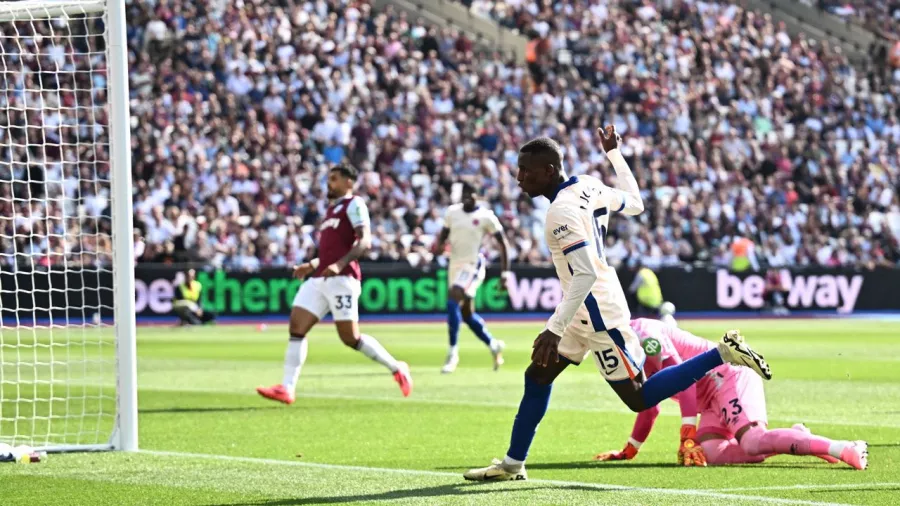 Nico Jackson anotó el 1-0 a los cuatro minutos