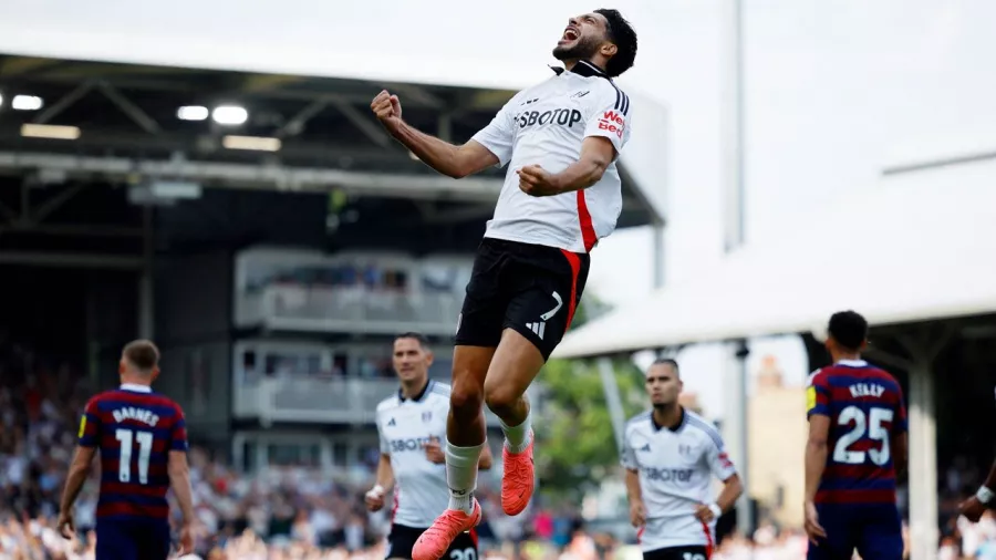 Raúl Jiménez marcó por segundo partido consecutivo en la Premier League