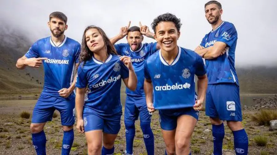 El uniforme azul de los Diablos, un homenaje al Nevado de Toluca