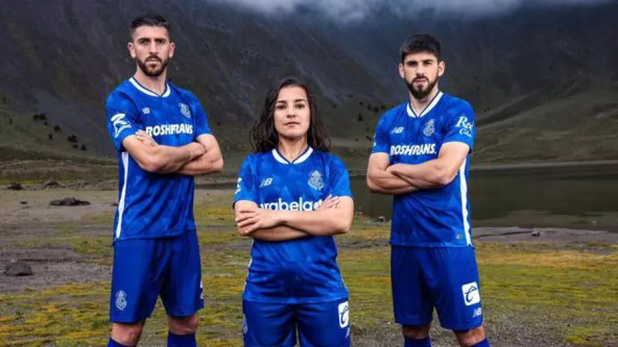 El uniforme azul de los Diablos, un homenaje al Nevado de Toluca