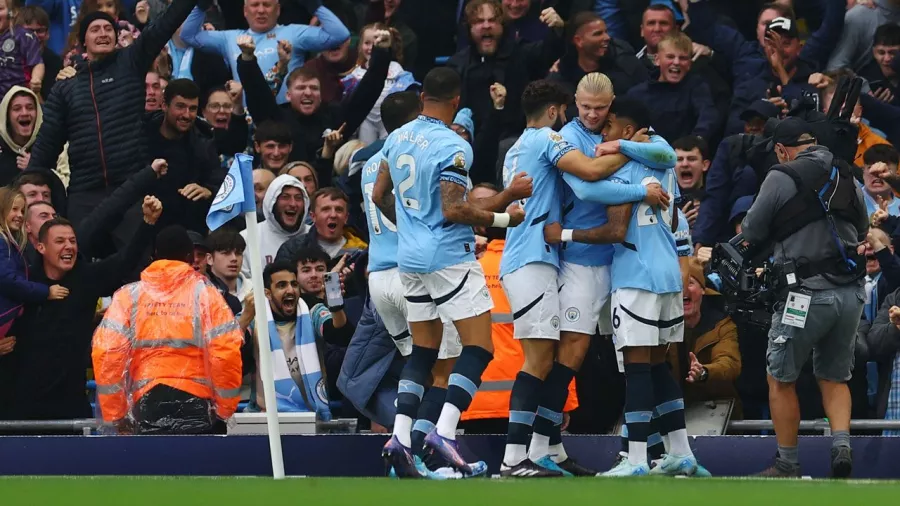 Erling Haaland se convirtió en el primer futbolista en anotar 10 goles en cinco partidos en la Premier League