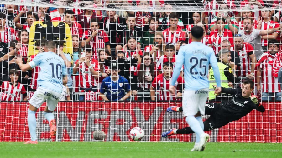 Iago Aspas empató desde el punto penal al 25