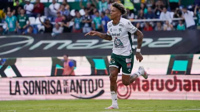 Así celebró el venezolano este gol que podría valer oro.