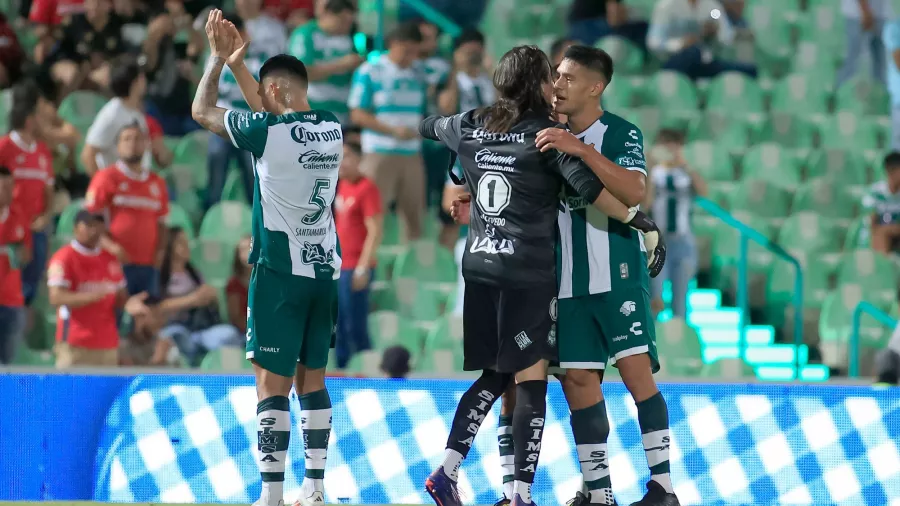 Santos revivió y le puso freno al poderoso Toluca