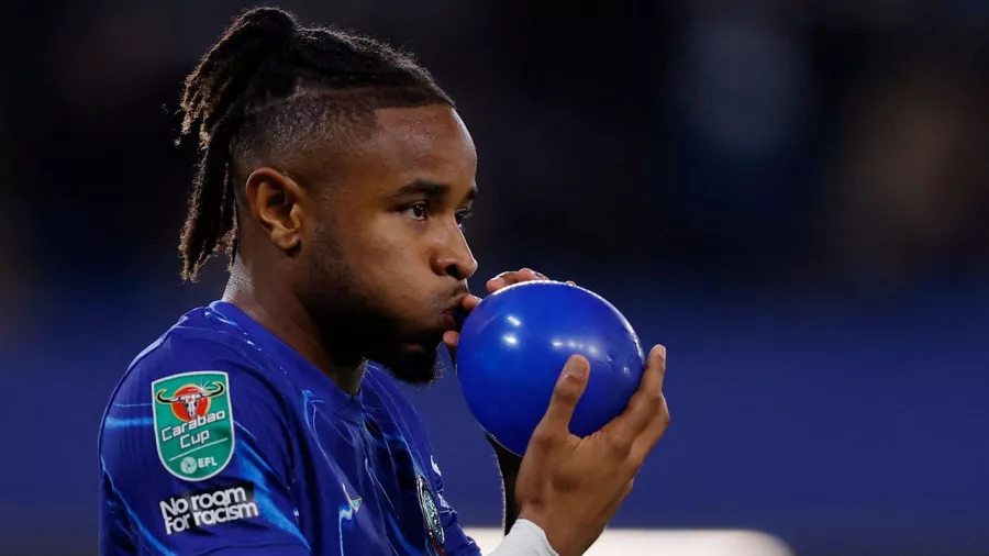 Christopher Nkunku lleva a Chelsea a la siguiente ronda de la Carabao Cup