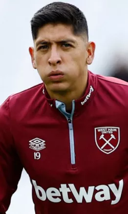 Edson Álvarez llegó a 21 tarjetas con West Ham y se fue expulsado