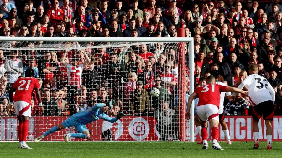 El delantero llegó a 50 goles en la Premier League y está a tres de 'Chicharito' Hernández