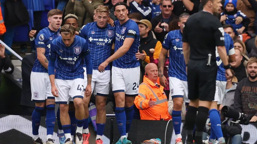 El inglés tuvo una noche de ensueño con su primer doblete en la Premier League