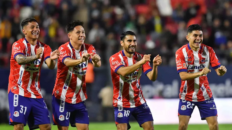 Óscar Macías, Luis Nájera y Daniel Guillén anotaron en el segundo tiempo y el 'Atleti' remontó en casa.