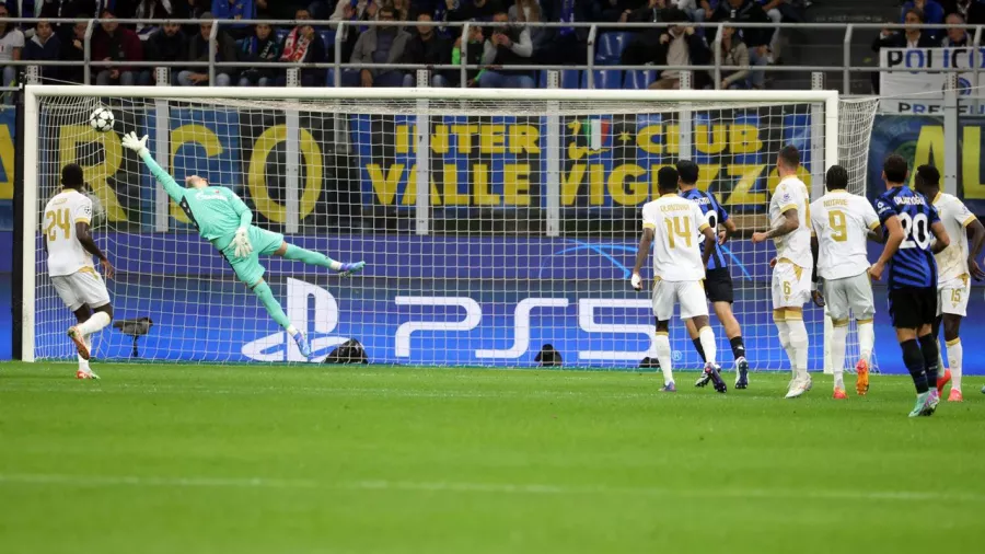 Inter goleó a Estrella Roja para abrirse paso en la Champions League