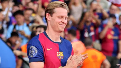 Frenkie de Jong, emocionado por los aplausos del público en Barcelona