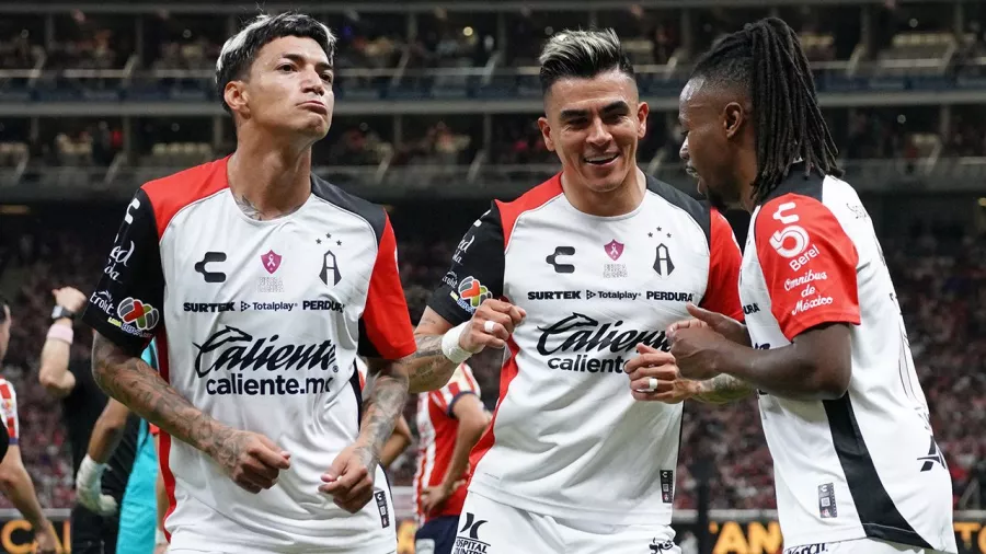 Atlas celebró el triunfo, pese a que el 71' el partido estaba 3-2 y el local con la motivación a tope.