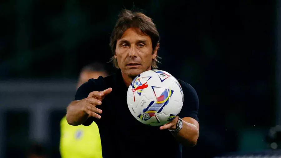 6. Antonio Conte: 1.33 billones de euros, 8 títulos