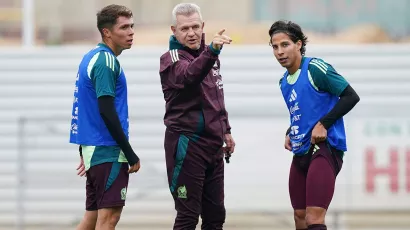 Javier Aguirre dirigió la práctica en el Centro de Alto Rendimiento, de cara al partido amistoso del 12 de octubre ante Valencia.