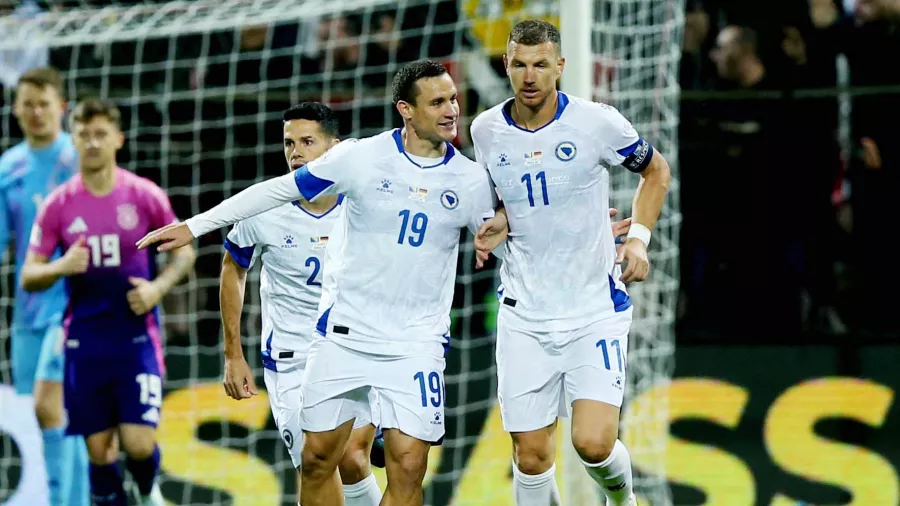 Bosnia y Herzegovina no bajó los brazos y al 70' Edin Dzeko acortó la distancia.