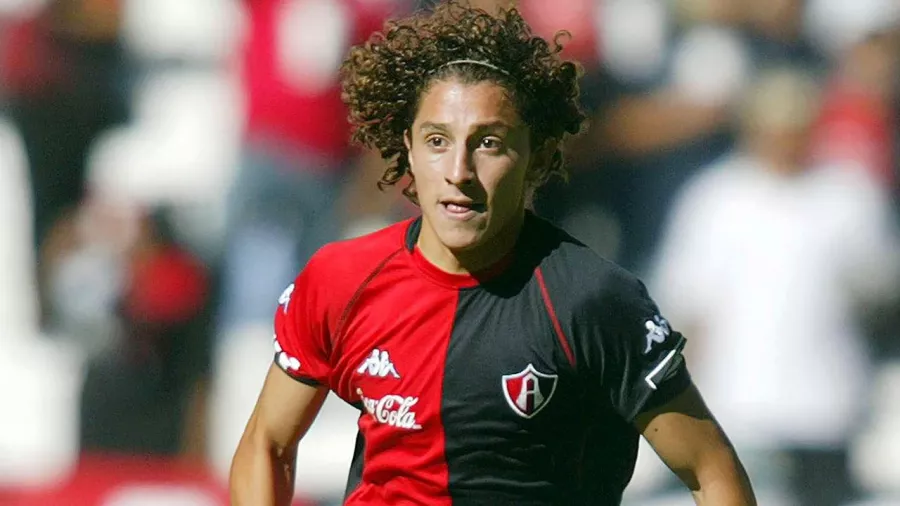 El ‘Principito’ es uno de los mejores jugadores en la historia del Tri. Desde su debut en 2005 se le veía futuro y el 12 de octubre de 2024 será su despedida.