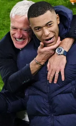 Didier Deschamps, de nuevo a la defensa de Kylian Mbappé