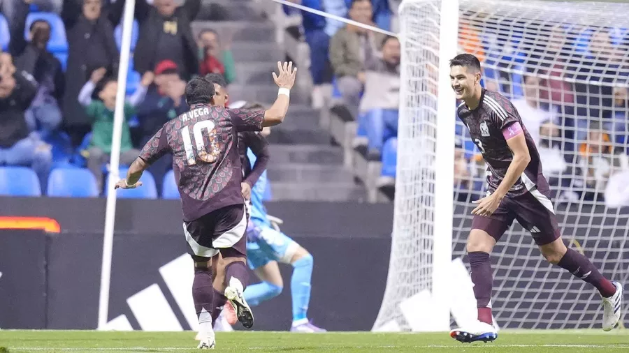 Así celebraron Herrera y Vega los goles en favor del Tri en este duelo amistoso contra Valencia.