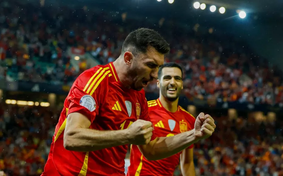 Aymeric Laporte adelanta a España ante Serbia