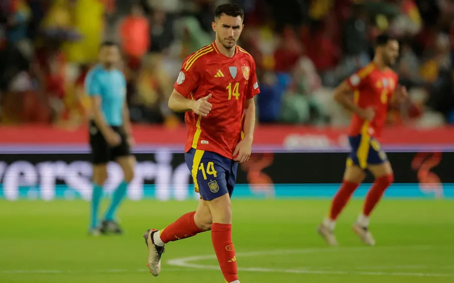 Aymeric Laporte adelanta a España ante Serbia