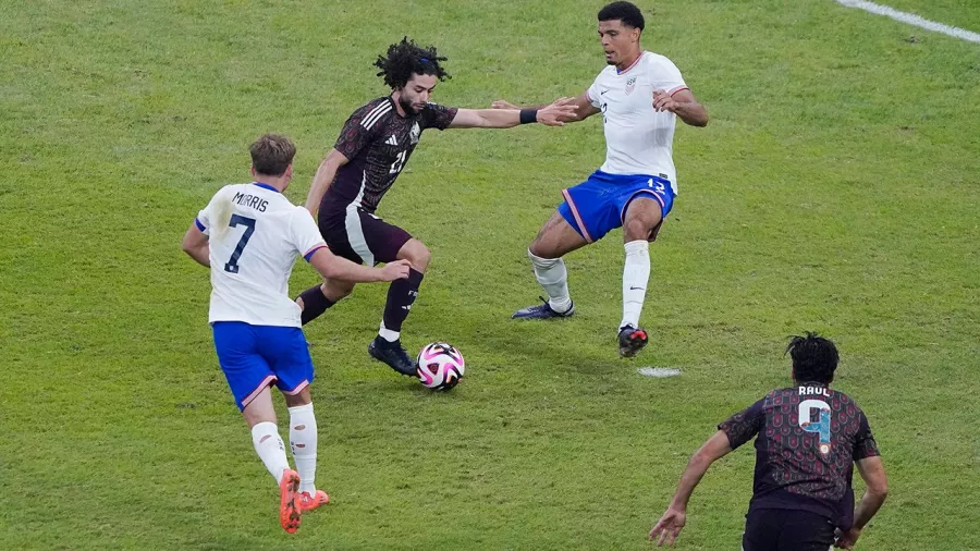 Gol y asistencia de Raúl Jiménez y México vuelve a sonreír ante Estados Unidos