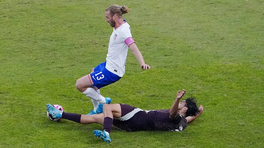 Gol y asistencia de Raúl Jiménez y México vuelve a sonreír ante Estados Unidos