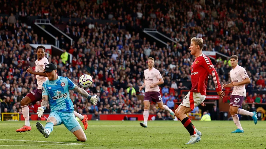 Manchester United le borró la sonrisa al Brentford