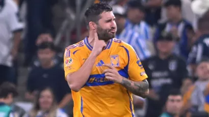 Al 45'+9, Andre-Pierre Gignac cerró un marcador de locura en el medio tiempo con un penal bien ejecutado.