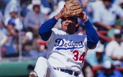 Fue el primer jugador en la historia de la MLB en ser nombrado el Novato del año y ser condecorado con el premio Cy Young en una misma temporada (1981). En ese mismoi año ganó el bate de Plata y la Serie Mundial.