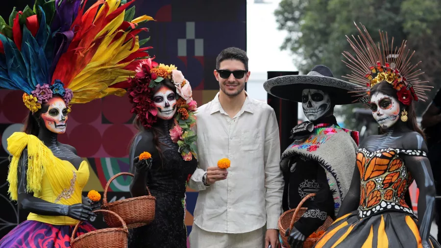 Charles Leclerc vestido de charro es lo mejor que verás hoy