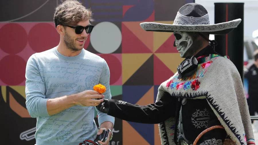 Charles Leclerc vestido de charro es lo mejor que verás hoy