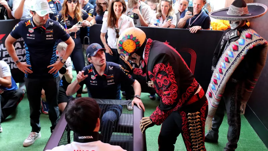 Charles Leclerc vestido de charro es lo mejor que verás hoy