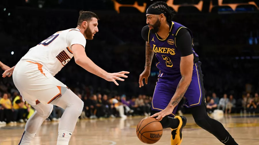 Espectacular remontada de los Lakers, que perdían por 20 puntos