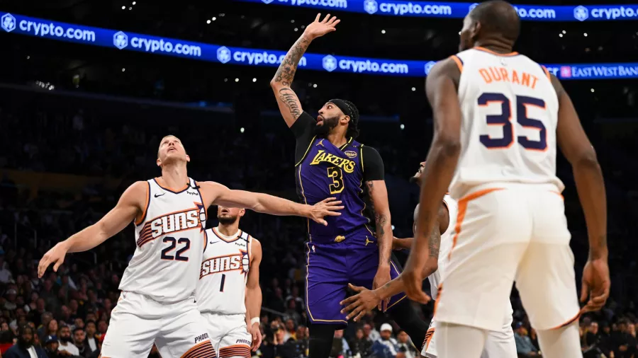 Espectacular remontada de los Lakers, que perdían por 20 puntos