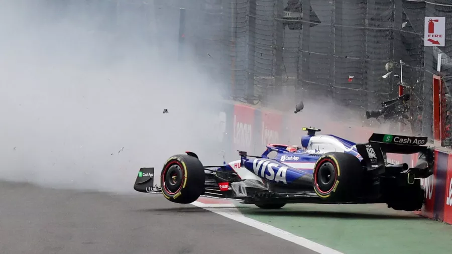 Así fue la accidentada salida del Gran Premio de México