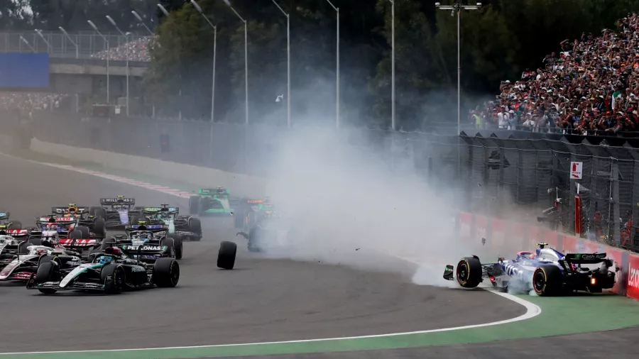 Así fue la accidentada salida del Gran Premio de México