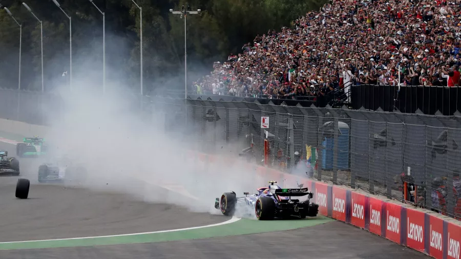 Así fue la accidentada salida del Gran Premio de México