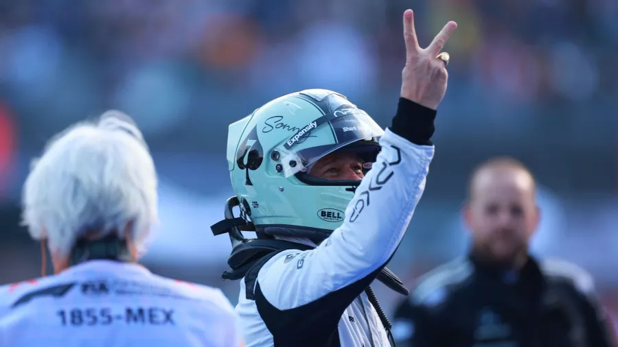 Brad Pitt se unió a la velocidad del Gran Premio de México