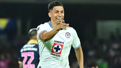 Cruz Azul marcó el gol más rápido de su historia y está arrollando a Pumas