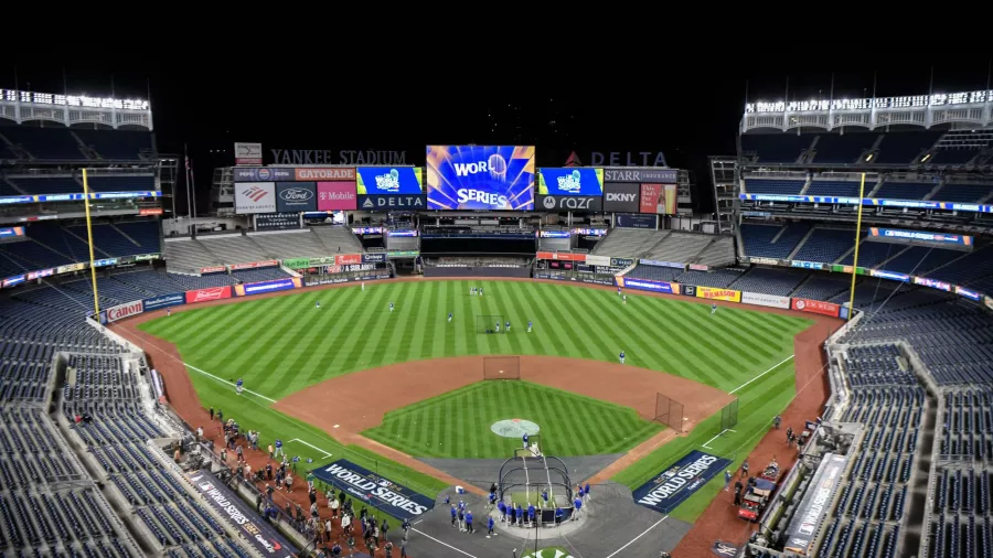 El Yankee Stadium está listo para la batalla de este lunes