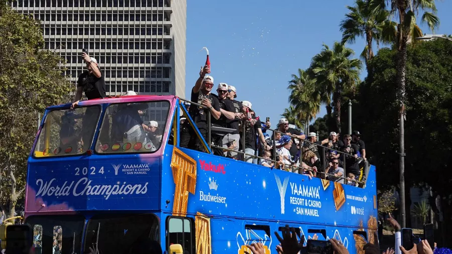 Los Dodgers vencieron a los Yankees en cinco juegos el miércoles y así fue la celebración en este viernes tan especial.