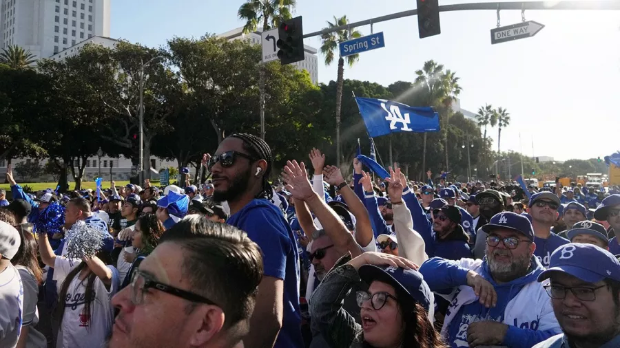 Así celebró Los Ángeles a sus queridos Dodgers.