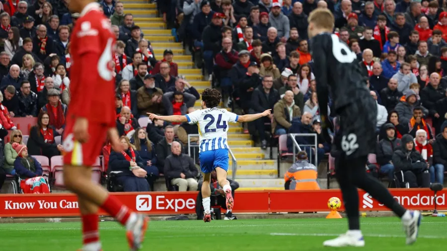 Primer gol del turco en la Premier League