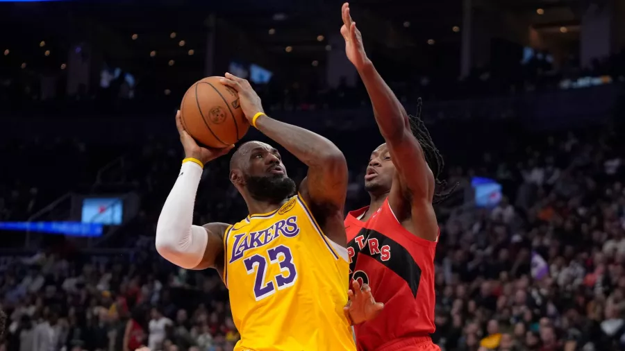 Los Lakers resurgieron con gran noche de Anthony Davis